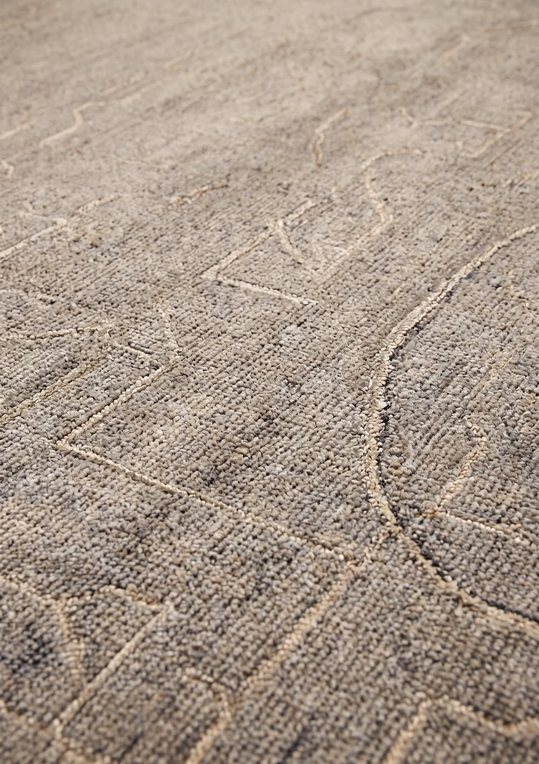 Tibetan Minimalist Grey, Nepal modern rug, in silver grey, Wool, 253x305 cm, Nasim Carpets Malaysia — view 3