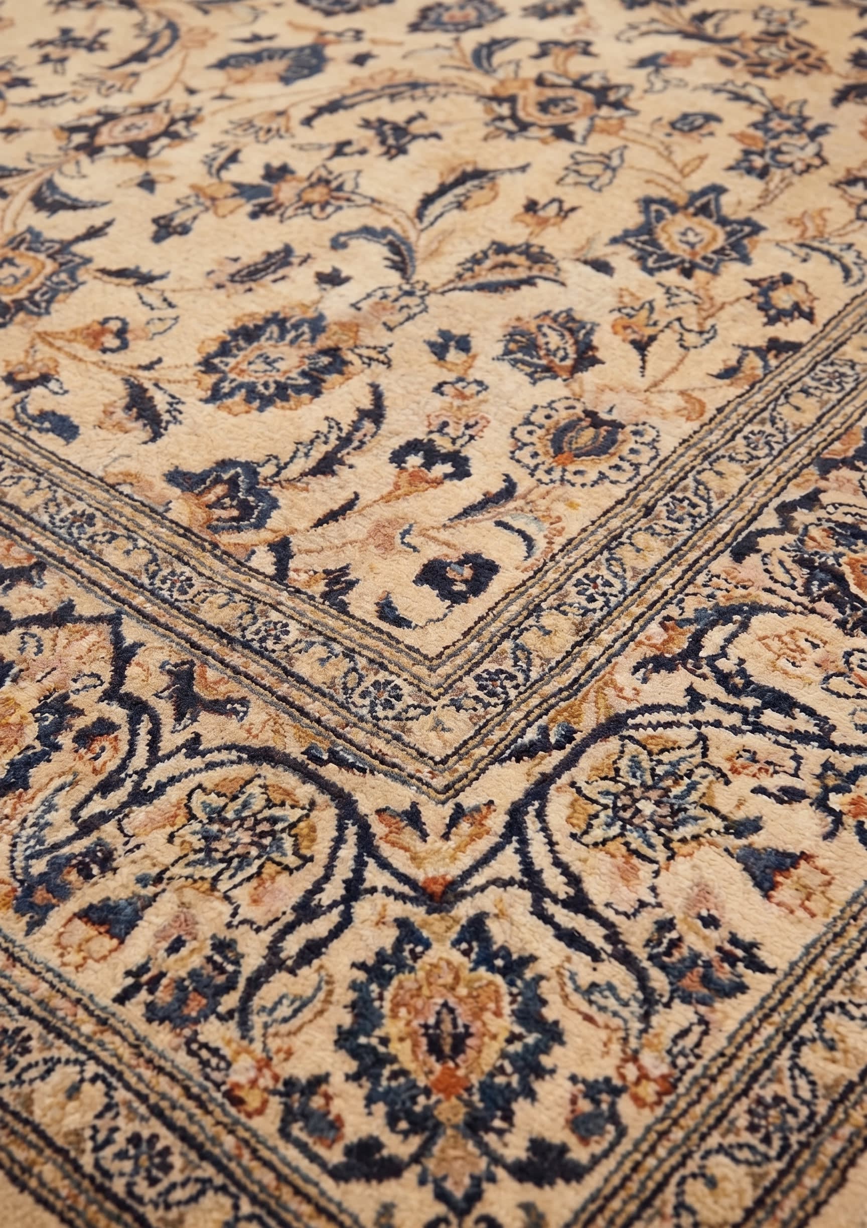 Kashan All-Over Ivory Navy, Iran persian rug, in ivory cream, Wool, 213x305 cm, Nasim Carpets Malaysia — view 3