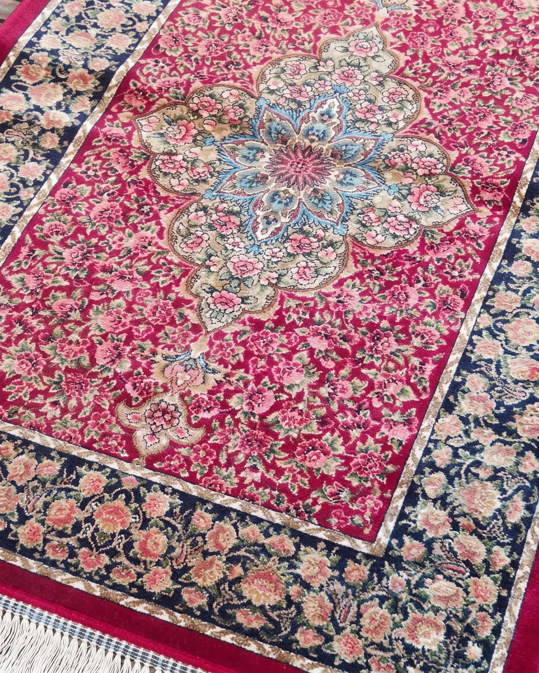 Qum Medallion Floral Crimson, Qum (Qom), Iran bespoke rug, in crimson red, Jute, 91x152 cm, Nasim Carpets Malaysia — view 3