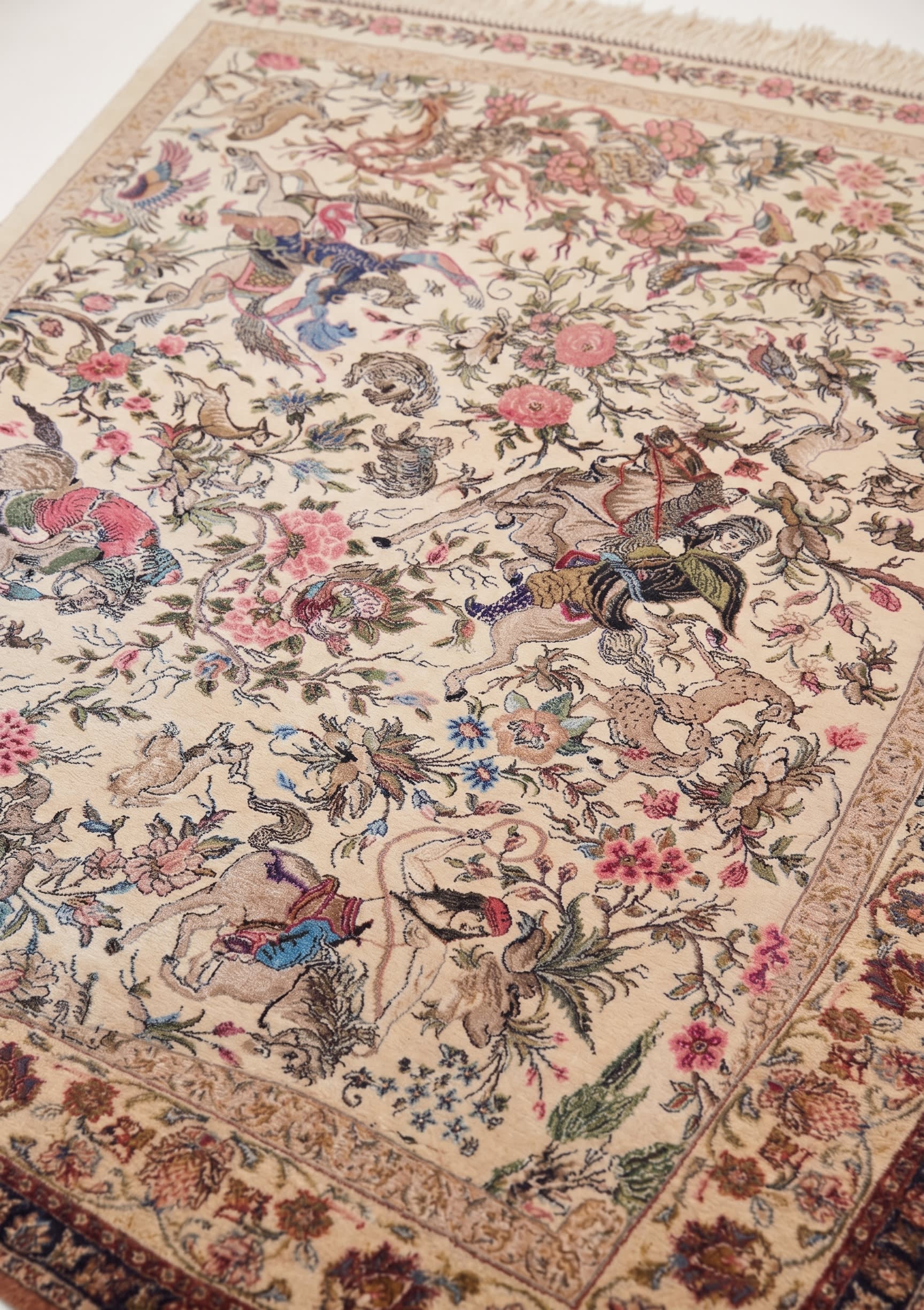 Isfahan Hunting Scene Ivory, Isfahan, Iran bespoke rug, in antique ivory, Jute, 91x152 cm, Nasim Carpets Malaysia — view 3