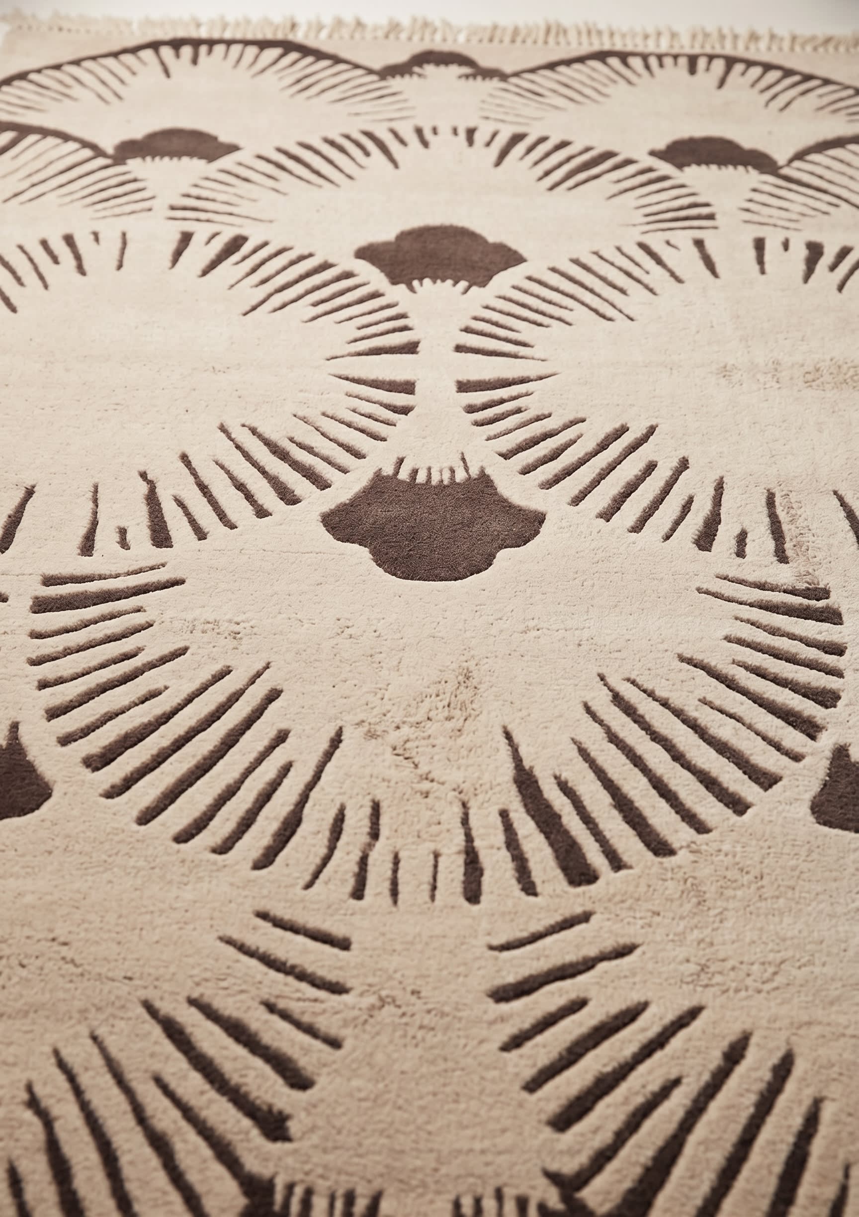 Contemporary Fan Medallion Ivory Taupe, India (Contemporary Designer, likely Jaipur) bespoke rug, in ivory, Wool, 91x152 cm, Nasim Carpets Malaysia — view 3