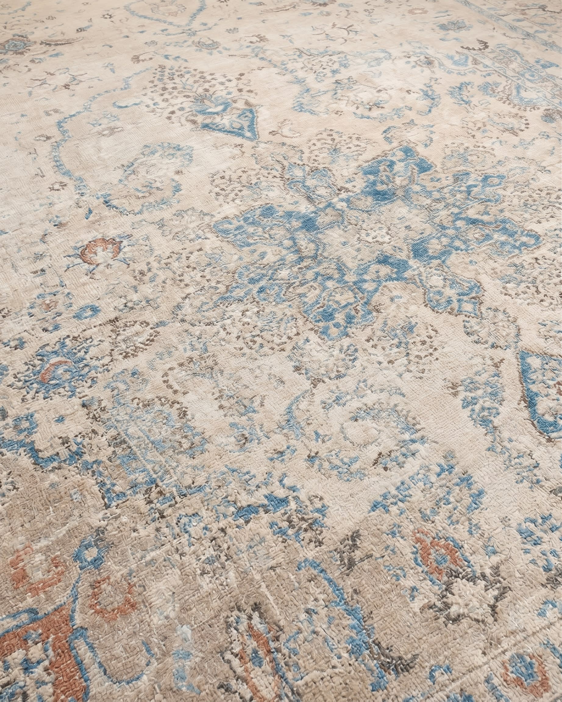 Tabriz Medallion Ivory Blue, Tabriz, Iran persian rug, in antique ivory, Wool, 299x396, Nasim Carpets Malaysia — view 3