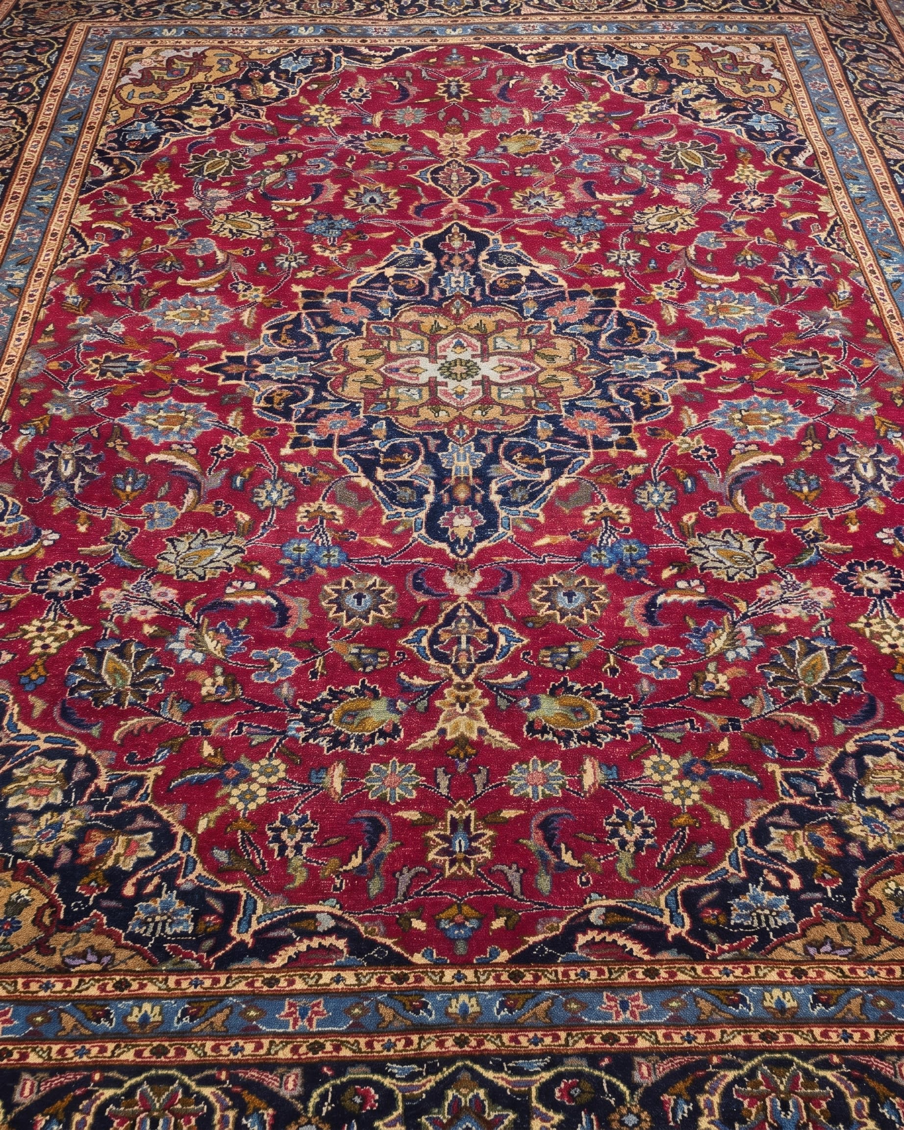 Mashhad Medallion Crimson, Mashhad, Khorasan, Iran persian rug, in crimson red, Wool, 201x283, Nasim Carpets Malaysia — view 3