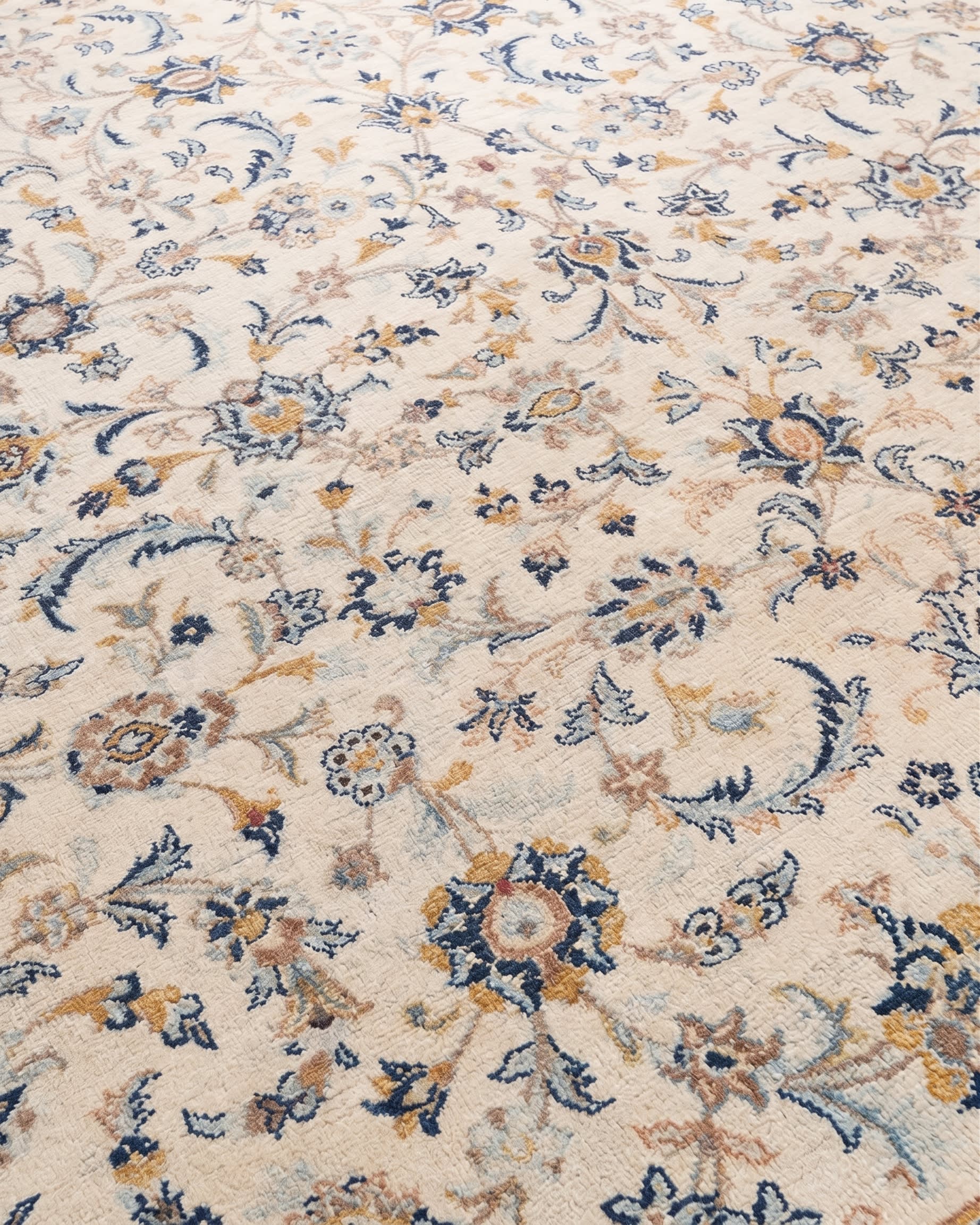Kashan All-Over Ivory, Kashan, Iran persian rug, in antique ivory, Wool, 256x366, Nasim Carpets Malaysia — view 3