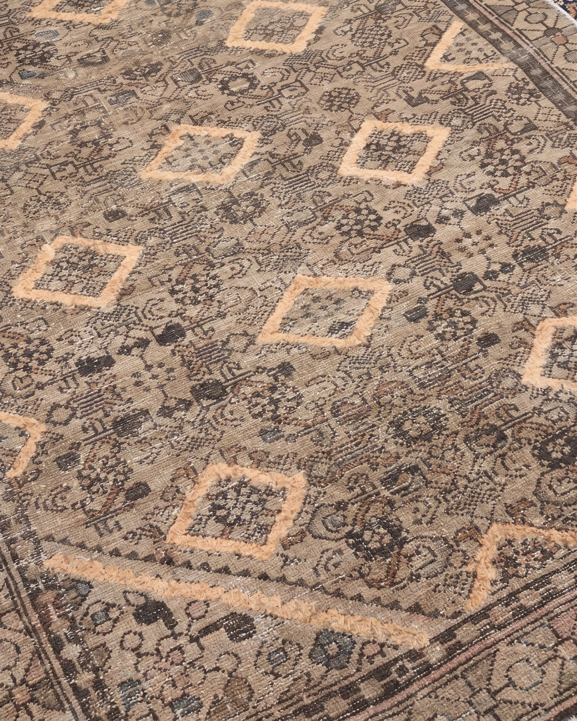 Malayer Geometric Diamond Camel, Malayer, Iran tribal rug, in camel, Wool, 110x186, Nasim Carpets Malaysia — view 3