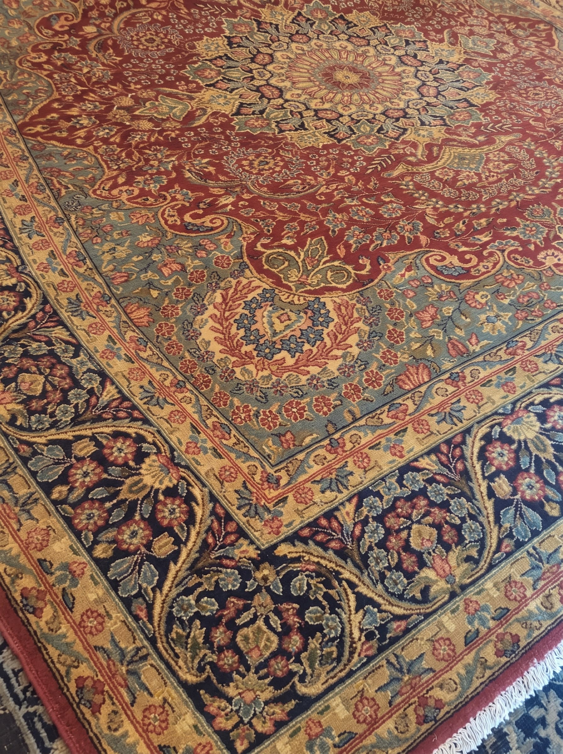 Tabriz Medallion Crimson, Tabriz, Iran persian rug, in crimson red, Wool, 293x396, Nasim Carpets Malaysia — view 3