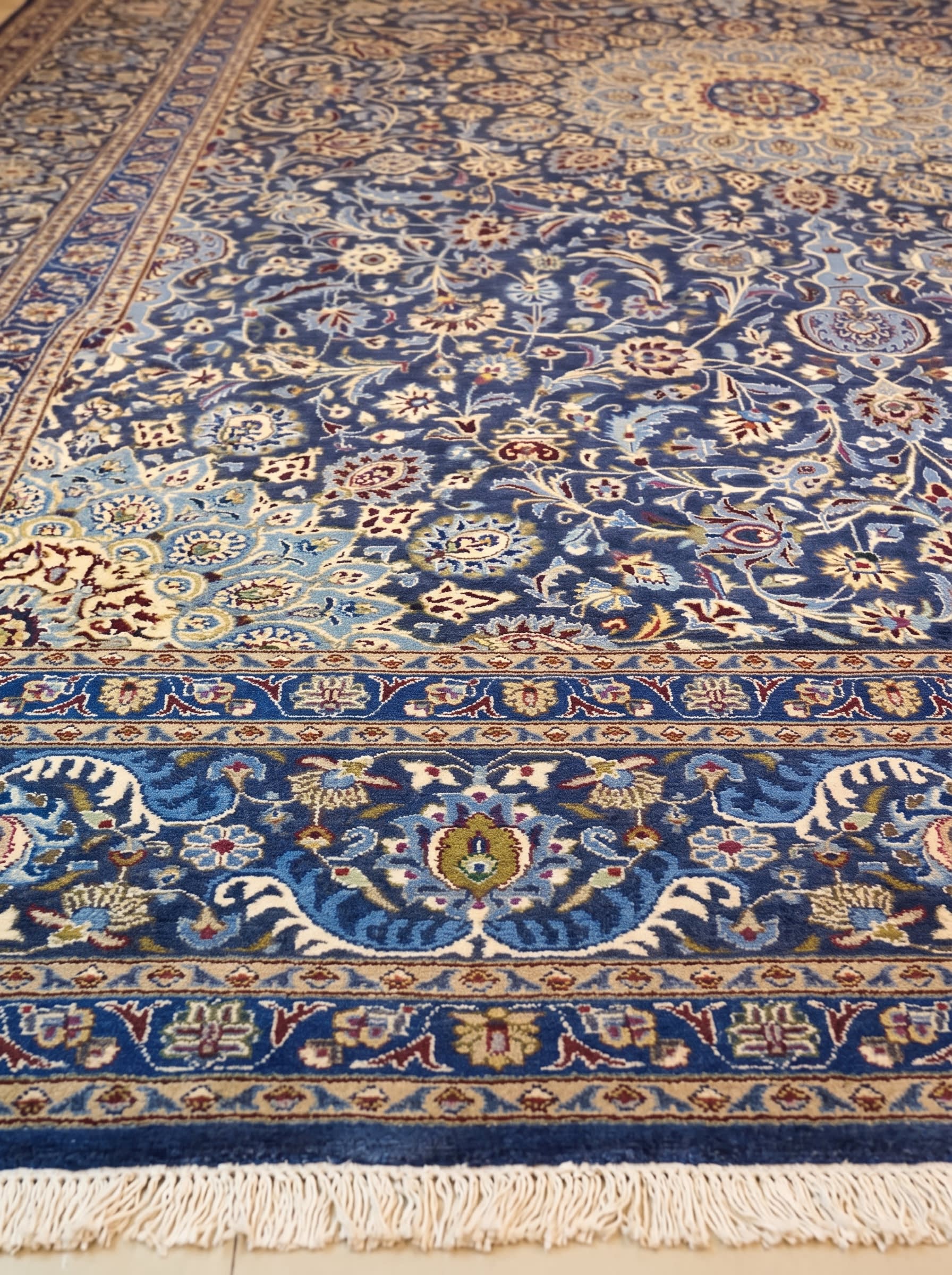 Kashan Medallion Floral Navy, Kashan, Iran persian rug, in midnight navy, Wool, 305x396, Nasim Carpets Malaysia — view 3