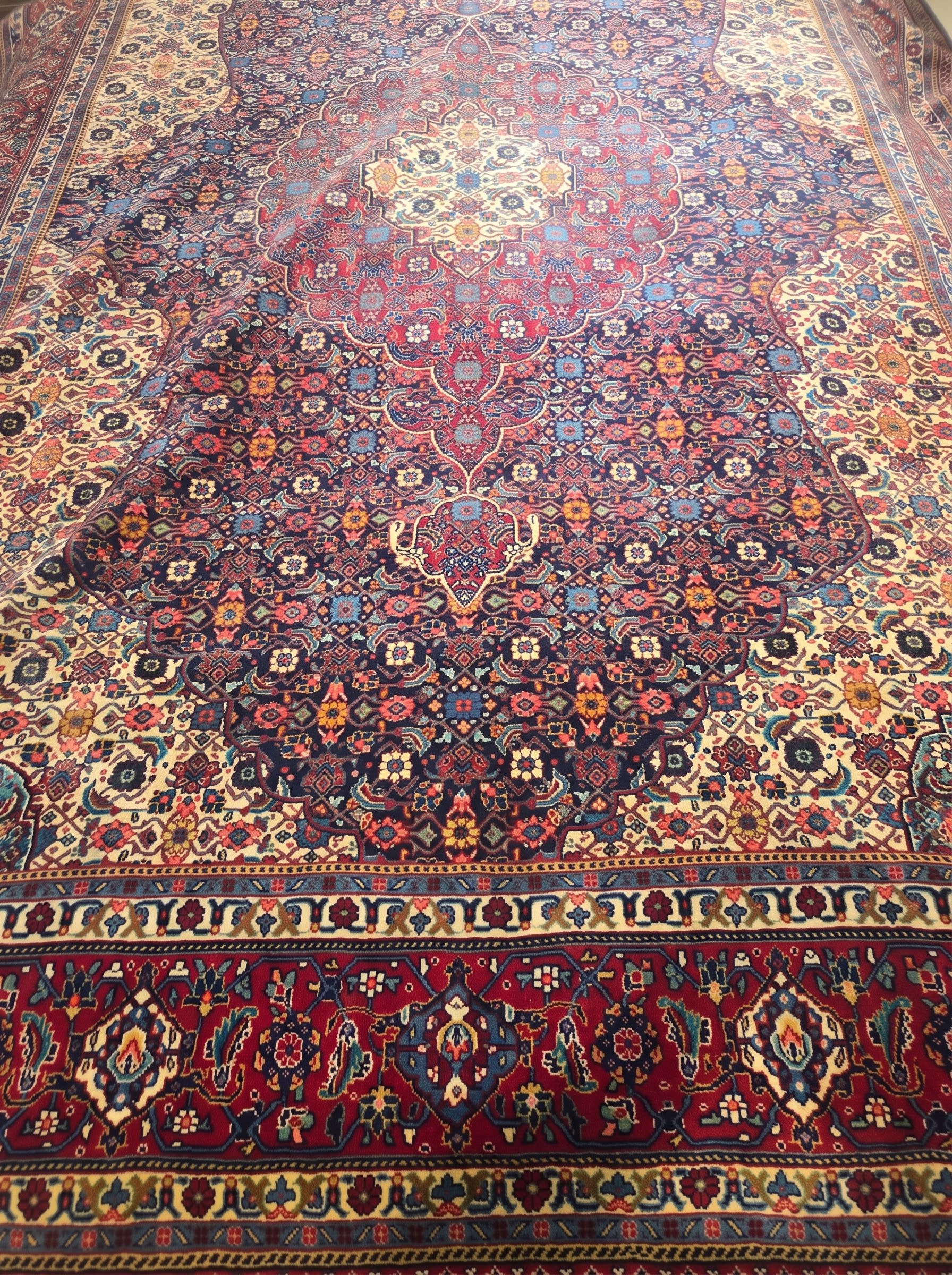 Kashan Medallion Navy Red, Kashan, Isfahan Province, Iran persian rug, in midnight navy, Wool, 204x305 cm, Nasim Carpets Malaysia — view 3