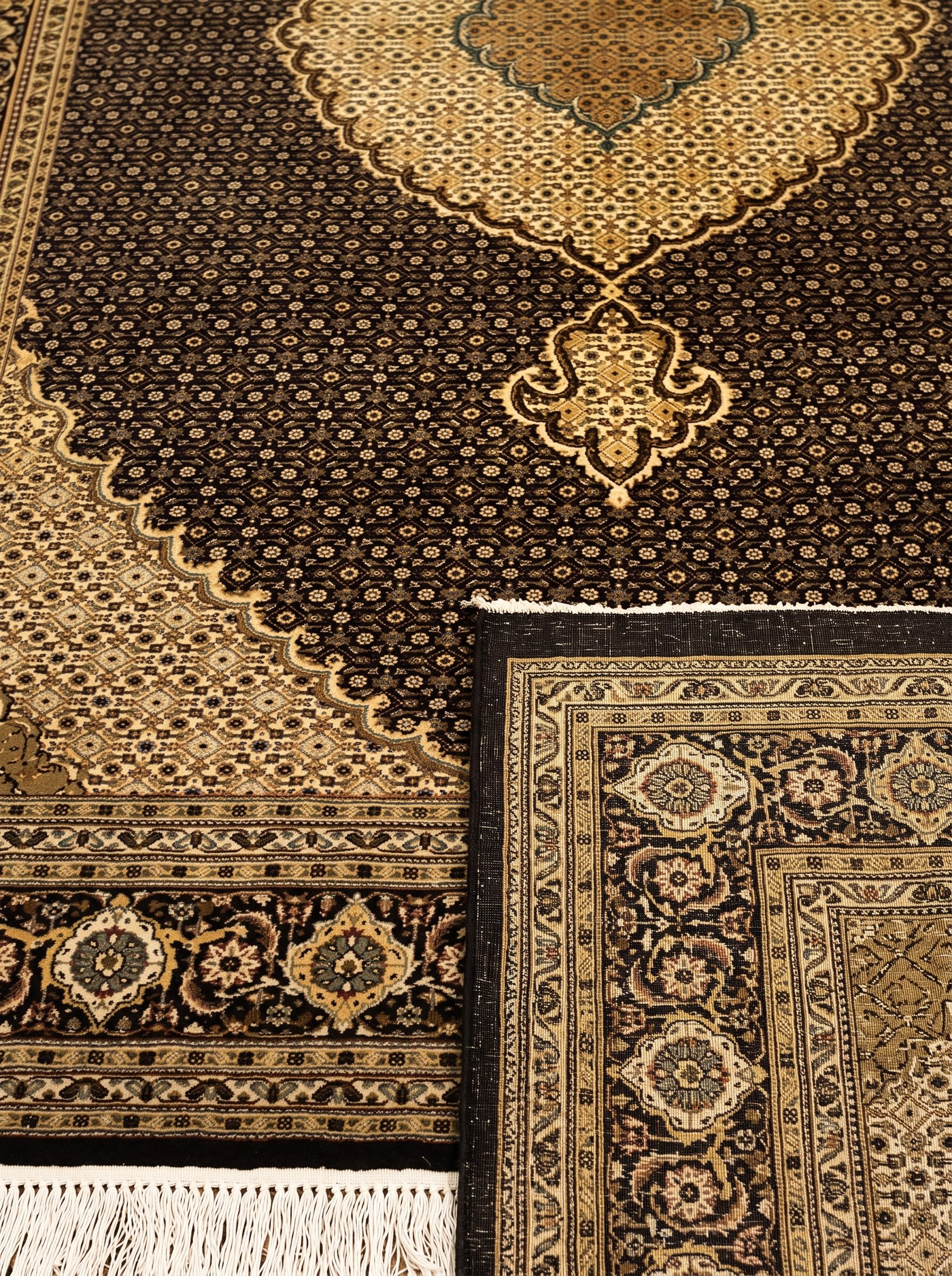 Tabriz Mahi Medallion Midnight Blue, Tabriz, Iran persian rug, in midnight blue, Wool, 201x305 cm, Nasim Carpets Malaysia — view 3