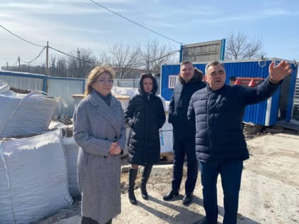 Депутаты проверили ход строительства школы на улице Речников в Аксае