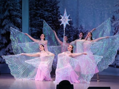 В Аксайском районном доме культуры «Факел» прошел концерт 
