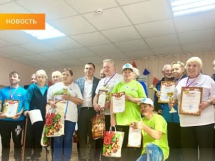 Спортивные состязания для пожилых: дартс в Новоалександровском интернате