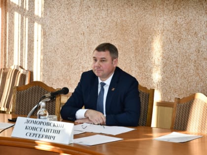Глава администрации Аксайского района Константин Доморовский провел личный приём