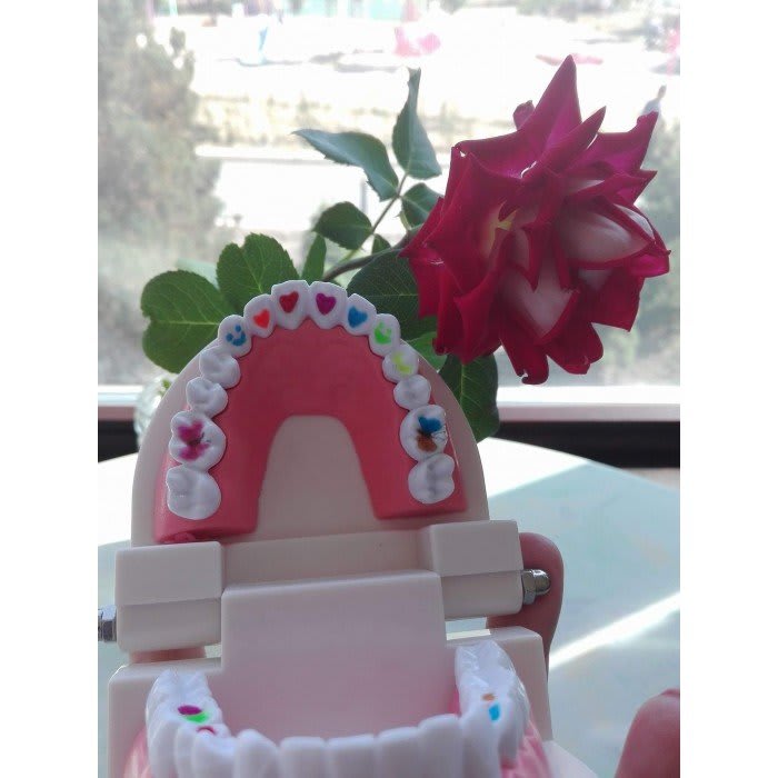 Jen-Rainbow (Джен-Рейнбоу), шпр.3.2г - Кольоровий композит, мікрогібридний текучий (Джендентал-Україна)