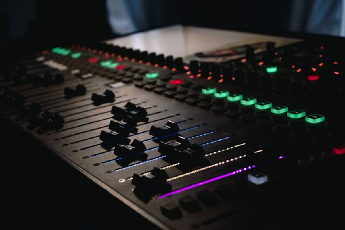Audio mixer