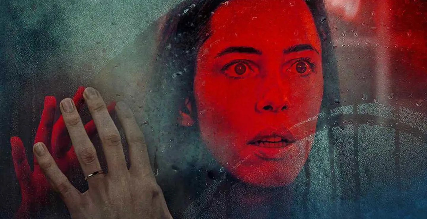 Imagen de la película The Night House, dirigida por David Bruckner en 2020.