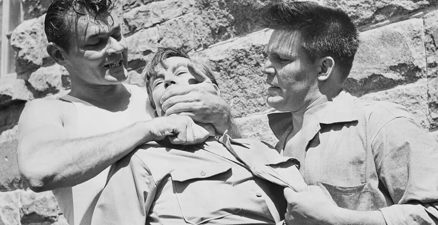 Imagen de la película Motín en el pabellón 11, dirigida por Don Siegel en 1954.