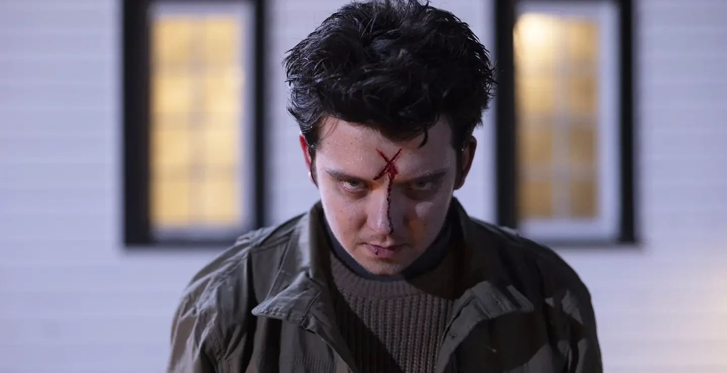 Imagen de la película Juega o Muere, dirigida por Eren Celeboglu, Ari Costa en 2023.