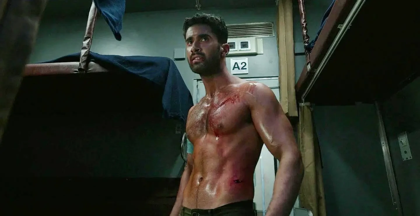 Imagen de la película Kill, dirigida por Nikhil Nagesh Bhat en 2023.