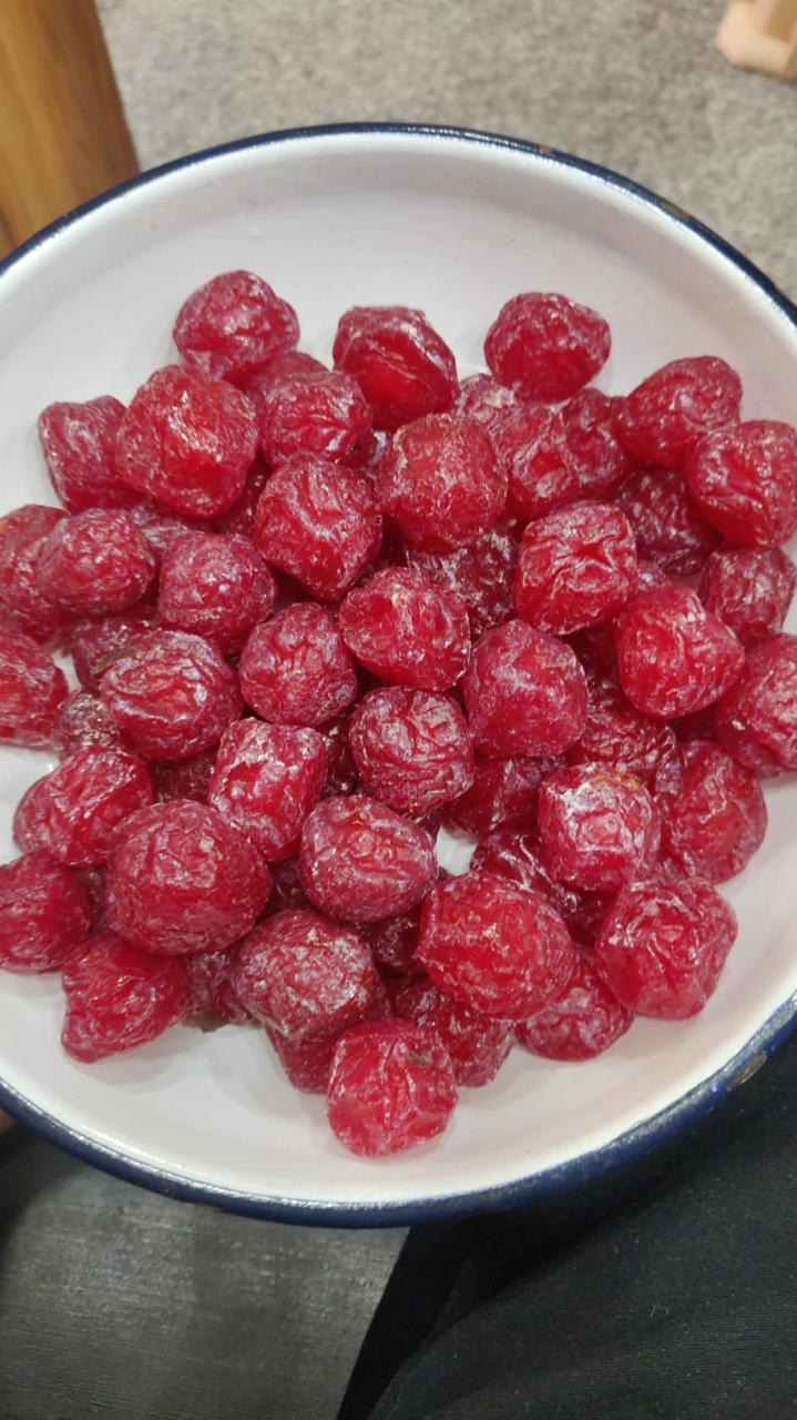 Red plum (சிவப்பு இலந்தை)