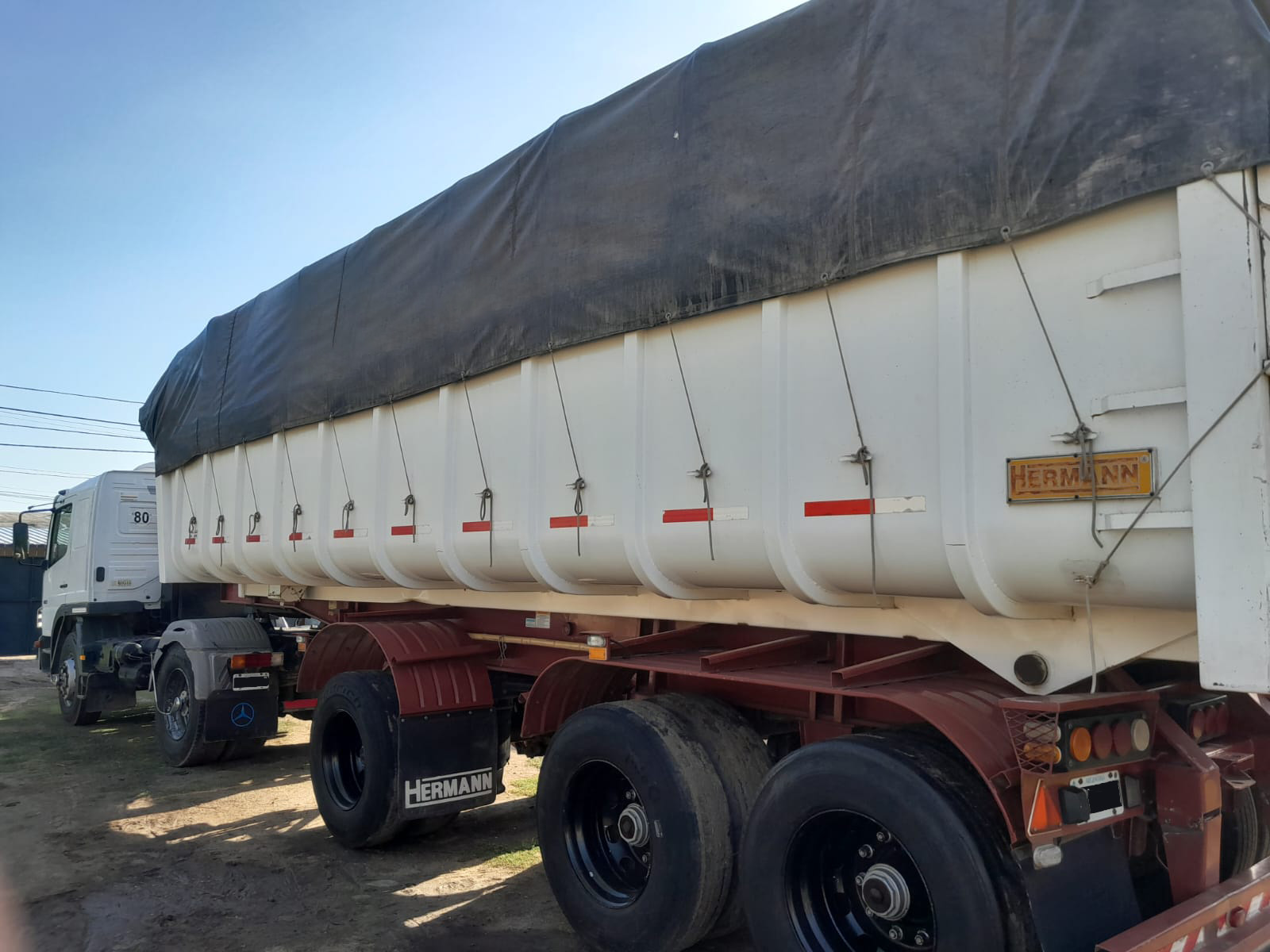 BATEA HERMANN 2+1E – MOD. 2012 – 27 M³ - Semirremolque en Córdoba - HNOS. MACHADO
