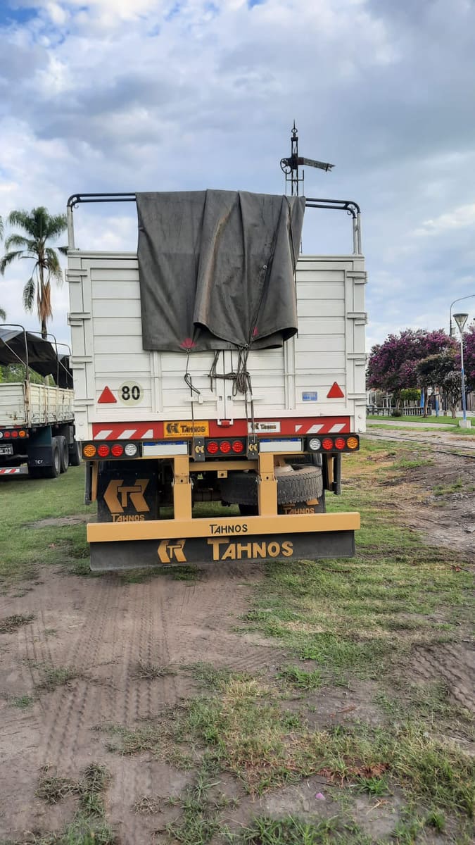 SEMIRREMOLQUE BARANDA VOLCABLE TAHNOS 2+1 – MOD. 2021  - foto 3