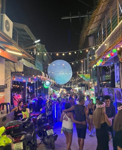 Full Moon Party crowd Haad Rin