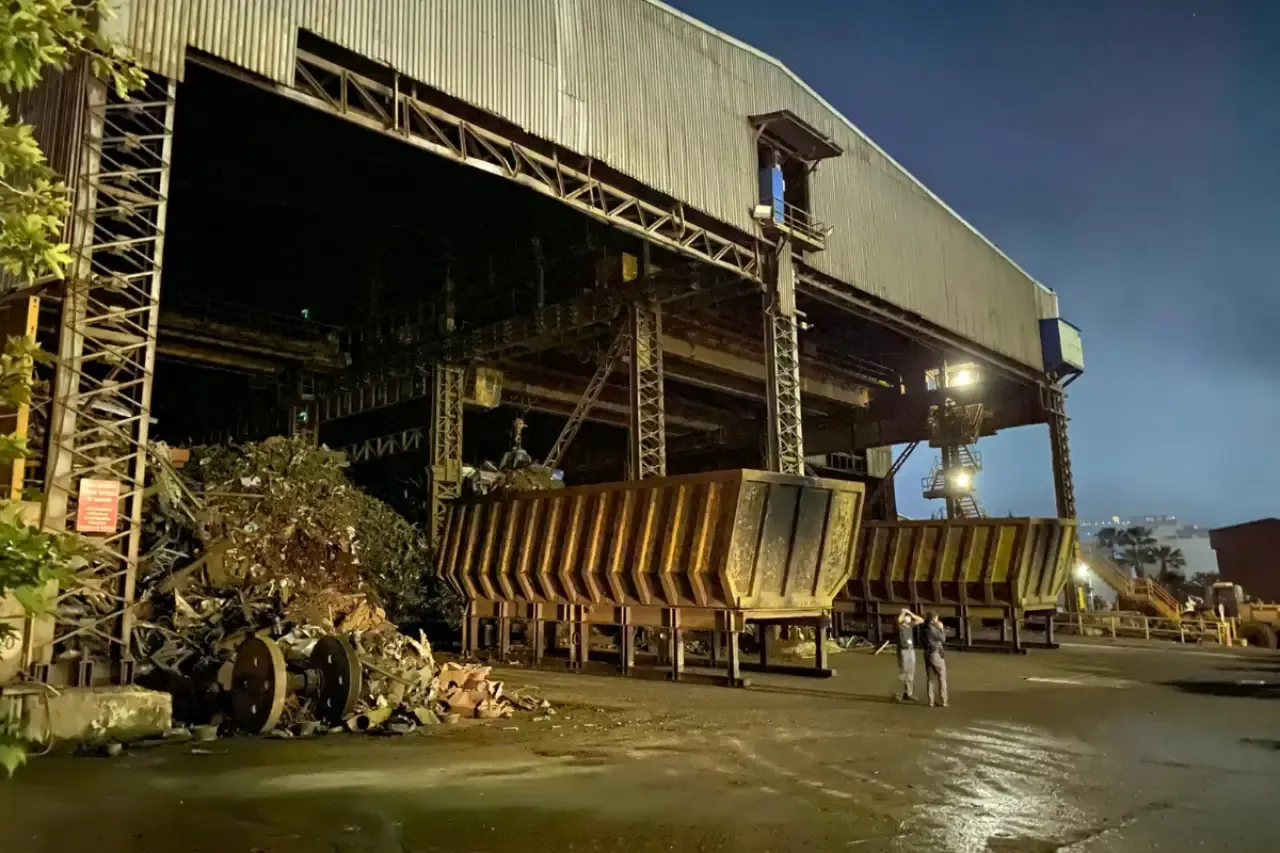 Yeşilyurt  Demir Çelik fabrikasında iş cinayeti:  3 işçi yaşamını yitirdi
