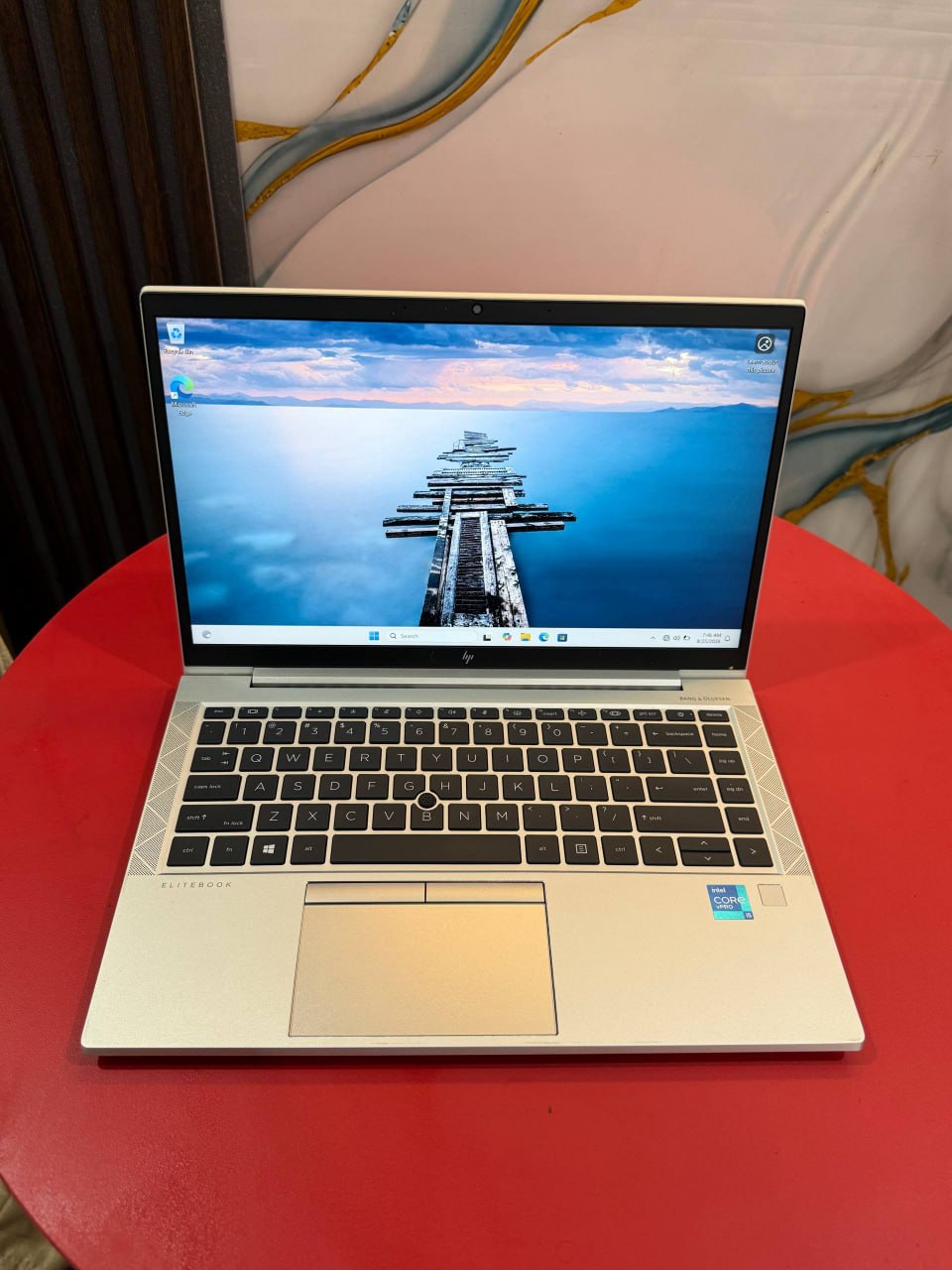 HP Elitebook  830 G8