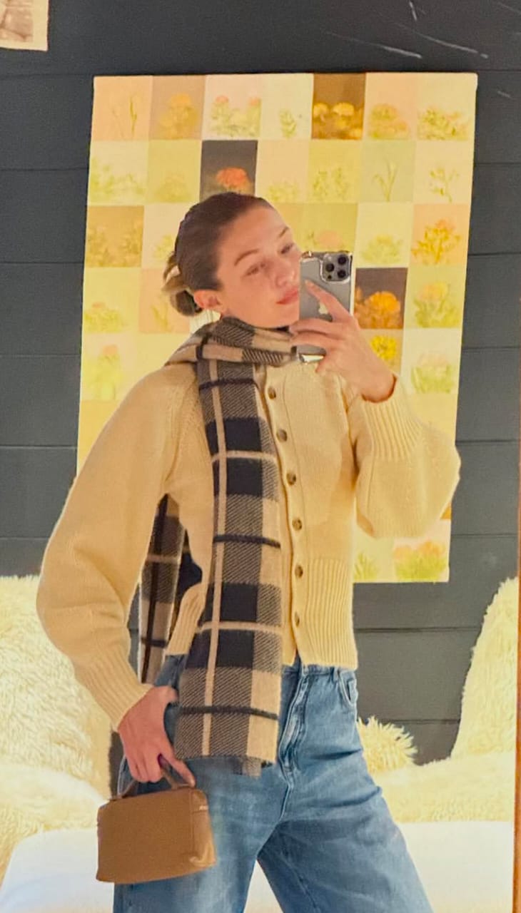 Gigi Hadid's Cozy Beige Cardigan & Checked Scarf Winter Street Style Outfit Set - Calvin Klein Gigi Hadid's Cozy Beige Cardigan & Checked Scarf Winter Street Style Outfit Set - Calvin Klein