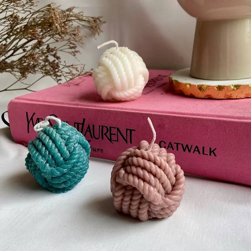 Modern Knot Candle