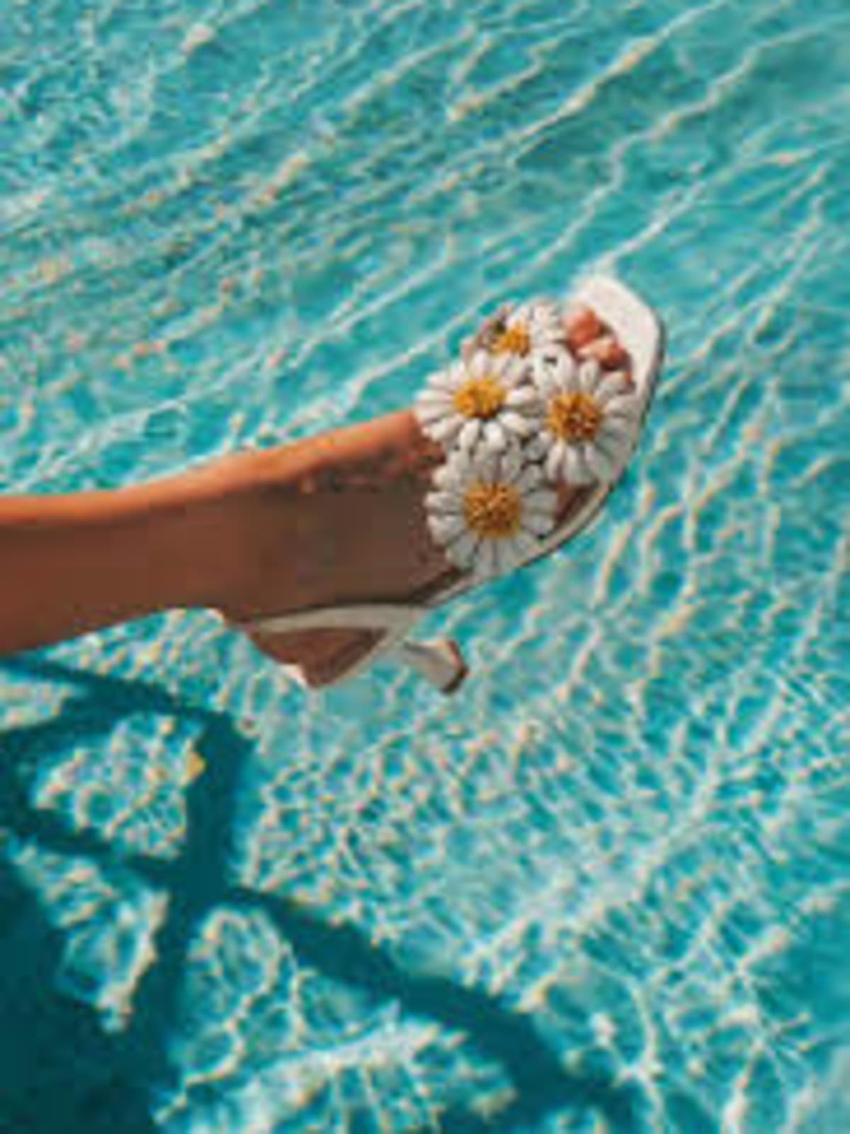 Larroudé: Redefining Luxury Footwear Through Comfort, Innovation, and Everyday Confidence