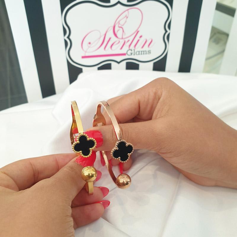 Motif Ball Bangle