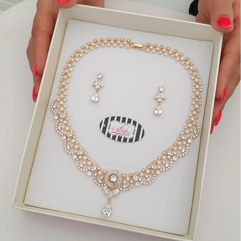 Duchess Crown Set
