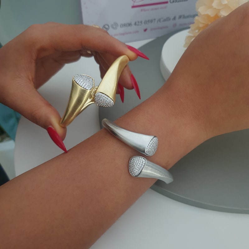 Shinny Edge Bangle