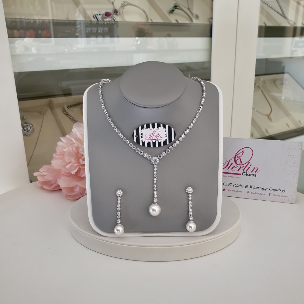 Pearldrop Neck Set