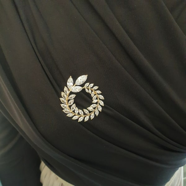 Wreath Stone Brooch