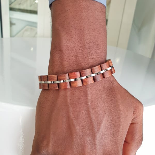 Distinguish Wooden Bracelet