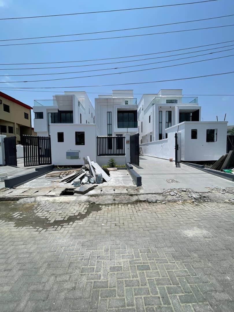 Fully Automated 5-Bedroom Smart Home Triplex For Sale in Lekki Phase 1, Lagos