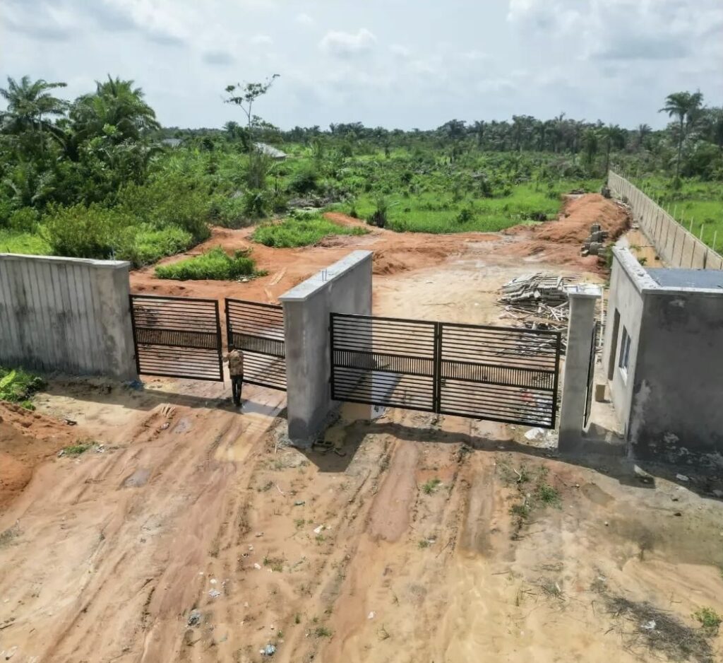 Epe Gardens 4 — photo 12