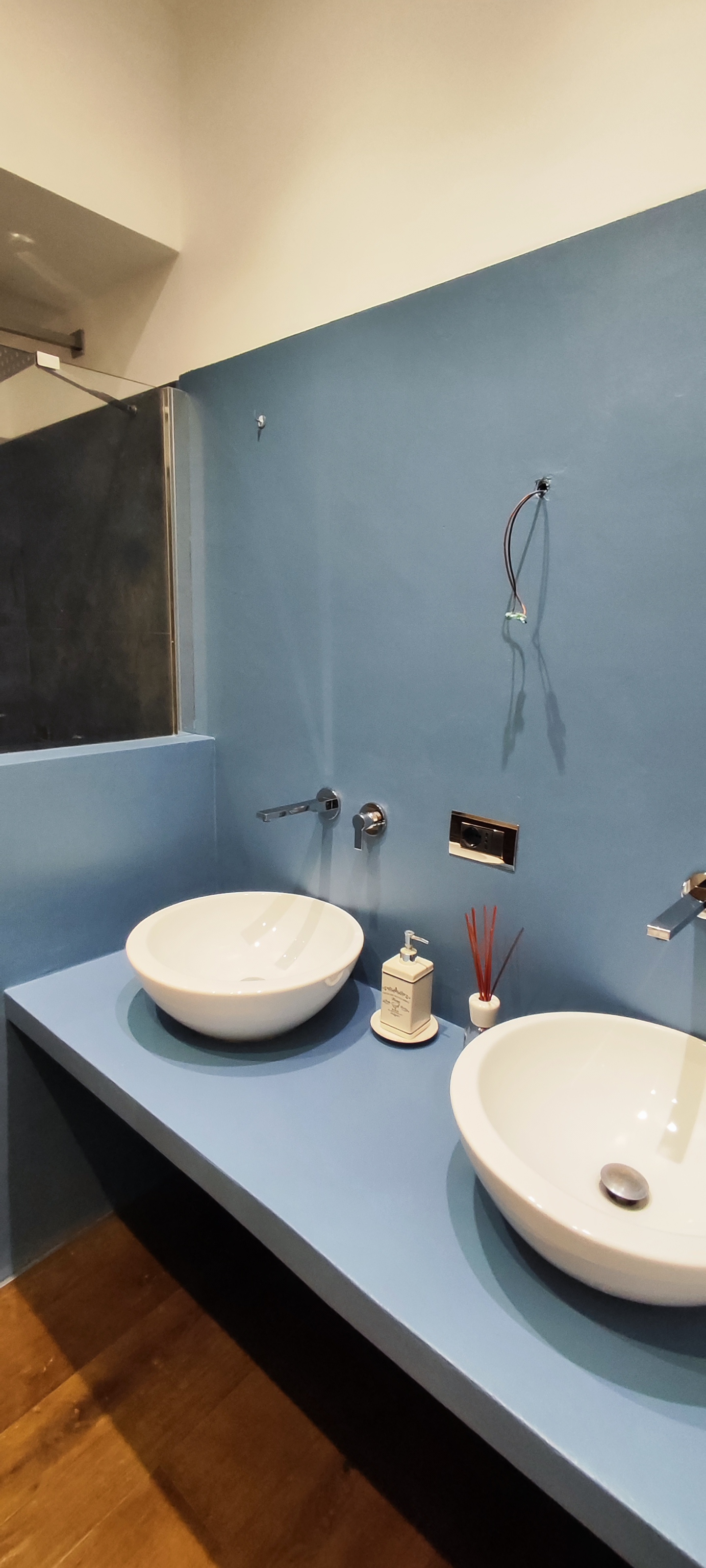 Rivestimenti e Pavimenti in Resina per Bagni - Immagine 2