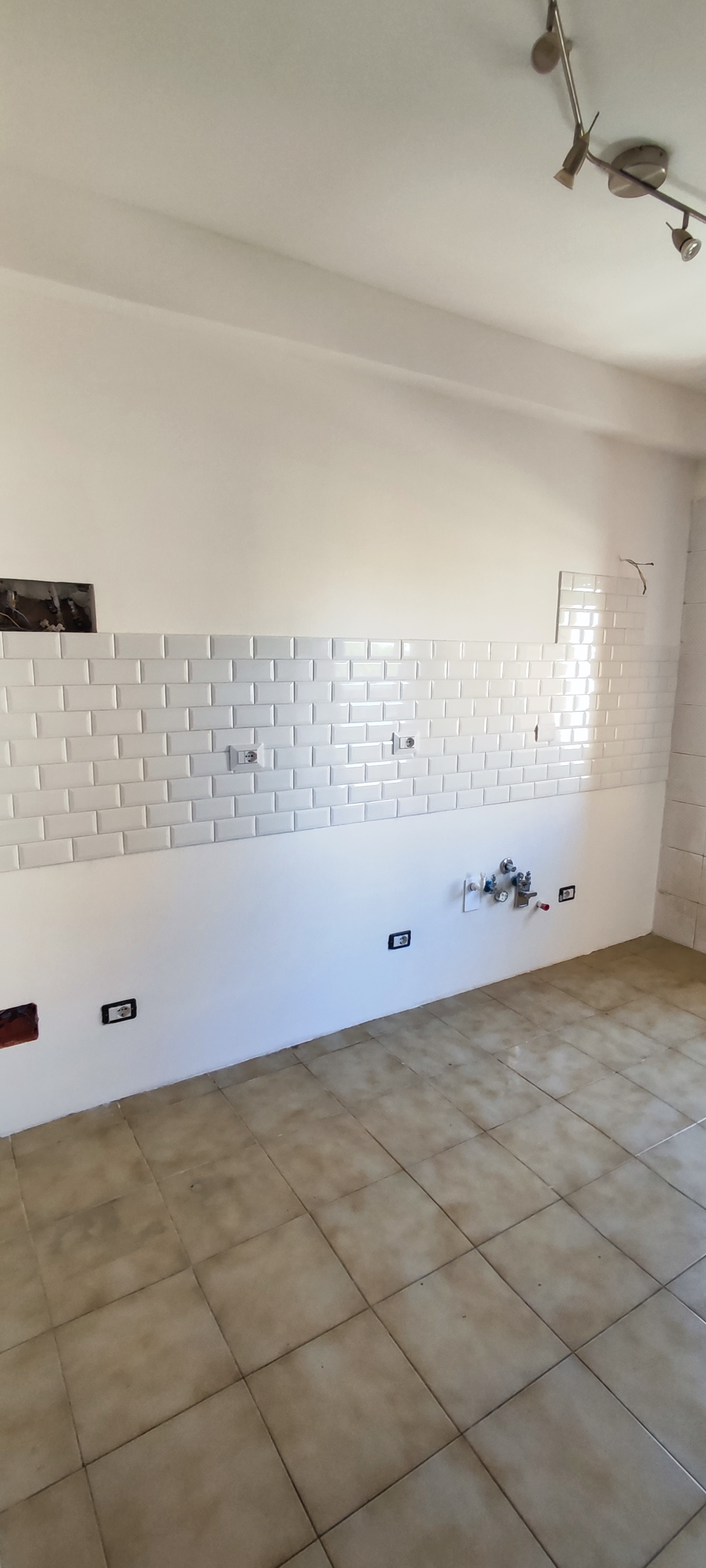 Rivestimento in Ceramica per Fasce Cucina - Immagine 2