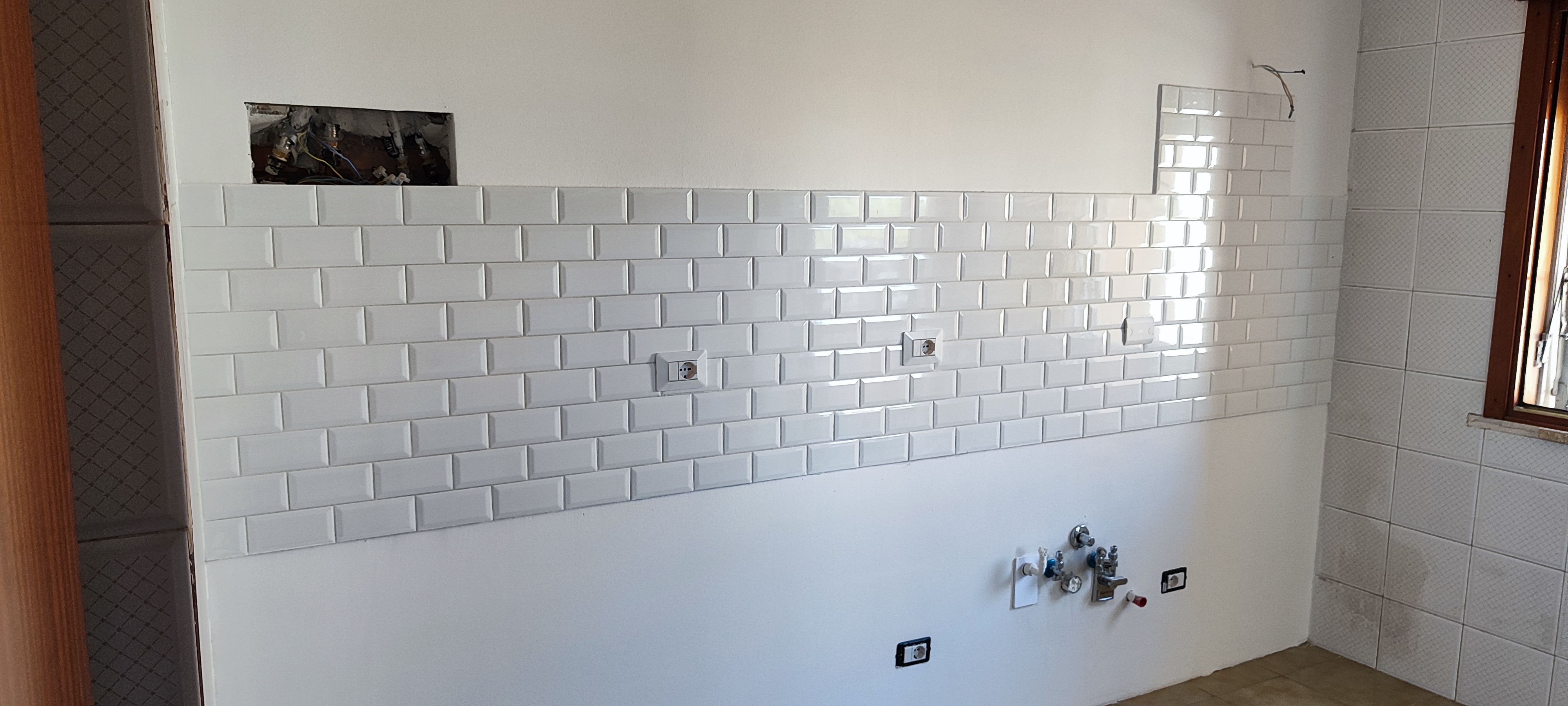 Rivestimento in Ceramica per Fasce Cucina - Immagine 1