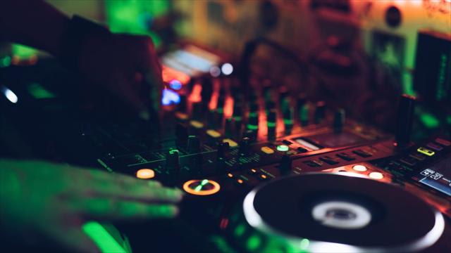 RARE Club Presents: The Warehouse Rave w/ Ewan McVicar
