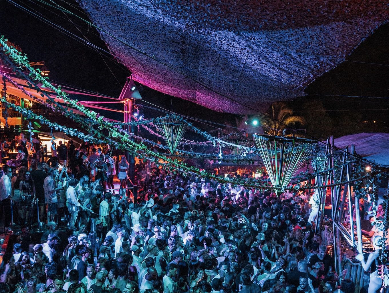 WooMooN at Cova Santa