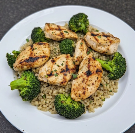 Alessandra Ambrosio Inspired Grilled Chicken & Quinoa Lunch