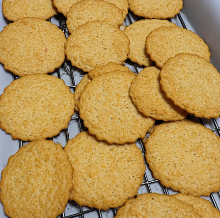 Homemade Crackers (Basic Cheese Crackers)