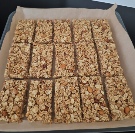 Homemade Oat & Peanut Cluster Bar (Granola Bar Style)