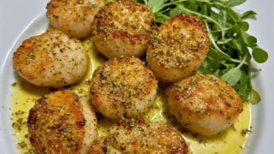 Garlic Butter Scallops with Za’atar