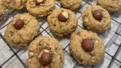 Basler Nussküchlein (Basel Nut Cakes / Cookies)